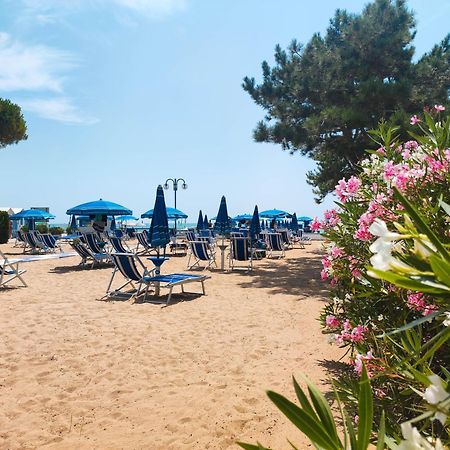 Brioni Fronte Mare Apartman Lido di Jesolo Kültér fotó